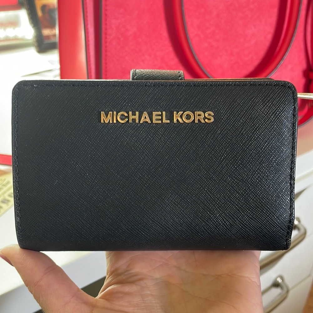Michael Kors Saffiano leather wallet